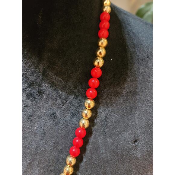 Women's Red Beaded Necklace With Gold Tone Beads And Spring Ring Lock Jewelry - Picture 4 of 6